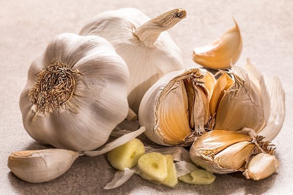Garlic ~ anti-viral, anti-oxidant, anti-bacterial